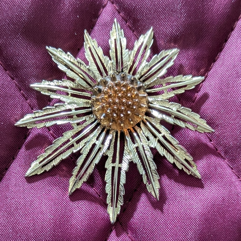 Vintage Sarah Coventry Garden Party Gold Tone Sunflower Brooch Pin Pendant